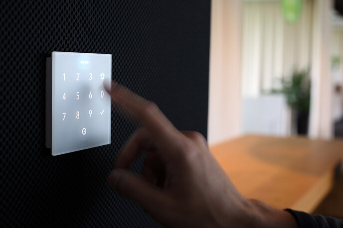 NFC Code Touch Tree Samtweiss